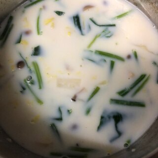 白菜とほうれん草のクリームスープ
